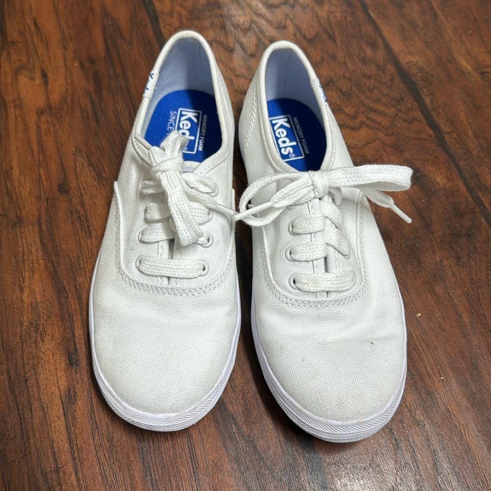 Girls keds